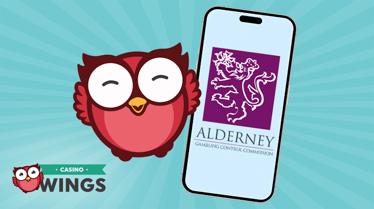 Owlie med Alderney licens logo