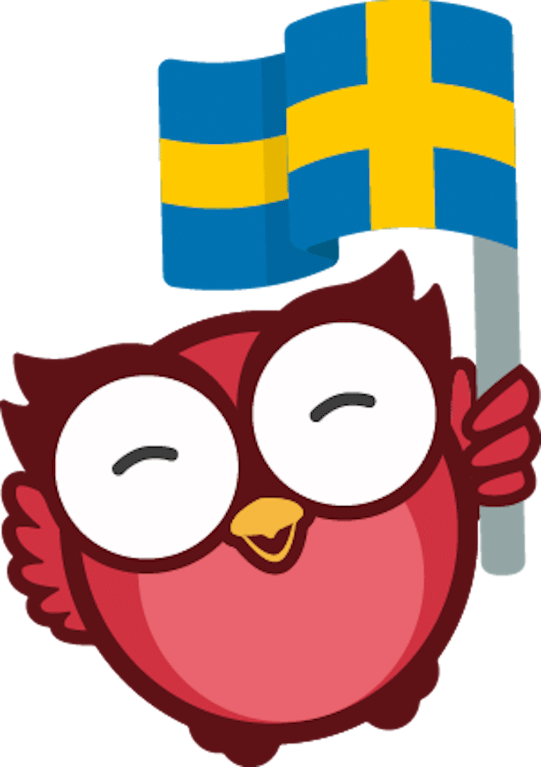 Owlie viftar med svenska flaggan och är glad